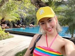 Diễn viên 9x cho biết tính ghen tuông vô cớ của người bạn trai đầu tiên khiến cô bị ám ảnh. Thuy Ngan Khoe Ä'Æ°á»ng Cong Sexy á»Ÿ Bali Vietnamnet