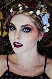 1001 Idees Originales Pour Realiser Un Maquillage Halloween Simple Et Economique Maquillage Halloween Simple Maquillage Halloween Maquillage Vampire Fille