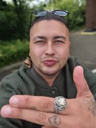 This is gonna be the cover of my first rap album titled “E-Z-Goin” 😂