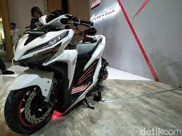 Dec 10, 2020 · modifikasi vario 125 old bisa sekali dilakukan dengan memilih led yang spesifikasi bagus. Si Putih Honda Vario Low Rider Nan Futuristik