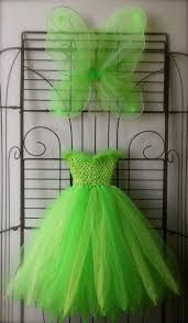 Le Deguisement Fee Clochette Pour Petites Et Grandes Archzine Fr Deguisement Fee Clochette Deguisement Fee Costumes Avec Tutu