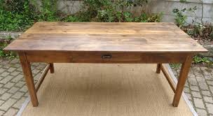 grande et robuste table ancienne de ferme plateau et pieds en chataignier table de ferme ancienne salle a manger bois table de ferme