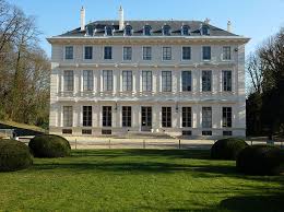 File Chateau De Thierry Jpg French Cottage French Castles French Country Cottage