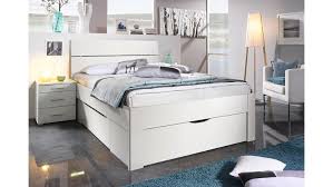 Ich hab auch mal gesucht und einige modelle für betten mit matratze und lattenrost 140x200 aufgestöbert. Bett Scala Bettgestell Jugendbett In Weiss Mit Schubkasten 140x200 Cm