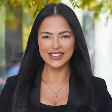 Diane Betz's Instagram, Twitter & Facebook