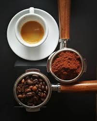 Pin By Galeria Bravo On Amo El Cafe Coffee Shop Aesthetic Coffee Art How To Make Coffee
