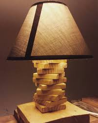 En principe, elle se place près du lit, à hauteur de la tête, pour créer une ambiance tamisée. Lampe De Chevet En Bois De Palette Recycle Luminaires Par Atelier Woodstock Lampe De Chevet Bois Lampe Bois Palette Bois