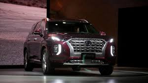 Considerably longer, wider and taller than the new santa fe, which has been the brand's largest offering in this market previously, the palisade can seat up to eight passengers across three rows. Inilah Hyundai Palisade Mobil Bts Saat Tampil Di Grammy Award Otomotif Tempo Co