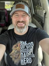 Chris Preslar's Instagram, Twitter & Facebook