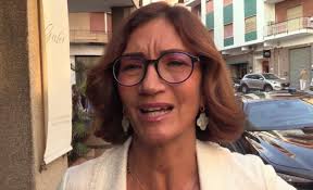 Mariastella gelmini, an italian politician, claimed she was very proud of the tunnel between geneva and abruzzo (one of italy's 20 regions). Gelmini Blastata Sui Social Mia Madre Morta Per Farmaci Non Disponibili