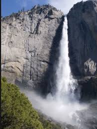 Sentinel Falls Yosemite Ca Usa 2 000 Feet High 610 Meters Famous Waterfalls Yosemite Falls Yosemite National Park Lodging