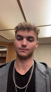 Justin Hanshaw's Instagram, Twitter & Facebook