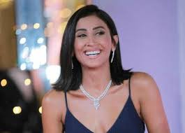 نشرت الفنّانة المصرية دينا الشربيني بوستر فيلمها الجديد البعض لا يذهب للمأذون مرتين، عبر حسابها الرسمي على انستغرام ويأتي إعلان دينا الشربيني عن بوستر فيلمها الجديد، بالتزامن مع انتهائها من تصوير فيلم رعب بعنوان القصر الملعون أو يوم. Ø¯ÙŠÙ†Ø§ Ø§Ù„Ø´Ø±Ø¨ÙŠÙ†ÙŠ Ø¹Ù…Ø±Ùˆ Ø¯ÙŠØ§Ø¨ ÙŠØ¹Ù‚Ø¯ Ø£ÙŠ Ø­Ø¯ Ø®Ø¨Ø± ÙÙŠ Ø§Ù„ÙÙ†
