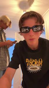 Brock ✪ (@brock.dillon)