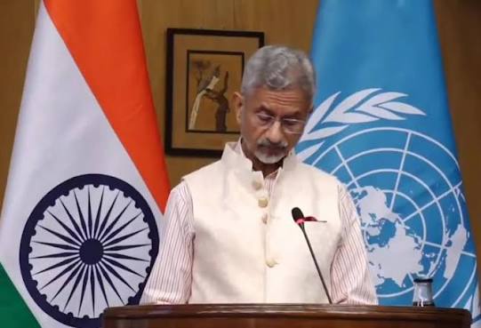 दुनिया को संकटों से निपटने के लिए साथ आना होगा' UNGA के 81वें सत्र के दौरान विदेश मंत्री एस. जयशंकर ने वैश्विक व्यवस्था में बढ़ते तनाव और भू ...