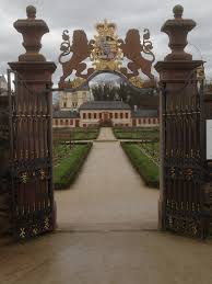 Jahrhundert rittersporn und reneklode neben kopfsalat und. Tor Zum Prinz Georg Garten Darmstadt Herrngarten Ngidn492230848 Darmstadt Places Photo