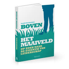 Afbeeldingsresultaat voor fotos van mense die hun kop boven het maaiveld steken