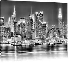 Verkaufe dieses in einwandfreiem zustand befindliche bild von new york. Monocrome New York City Skyline Brucke Bei Kaufland De