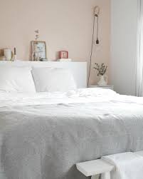 Verfuhrerische Blush Tone Wie Die Wandfarbe Vers In Pastell Von Alpina Sorgen Fur Elegante Feminine Vibes Im Schlafzi Bettwasche Ideen Wandfarbe Zimmer Farben