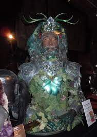 Ook in 1991 werd een gawain and the green knight film gemaakt voor de tv. Sean Connery S Green Knight Armor From Sword Of The Valiant The Valiant Green Knight Knight Armor