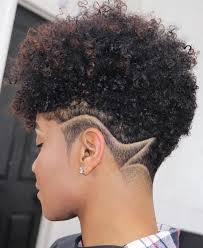 Thalia Saunders (thalia101217)