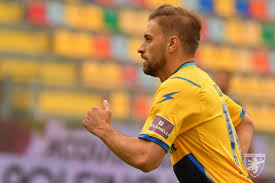 Una squadra di calcio più o meno organizzata nacque a frosinone verso la fine. Calciomercato Frosinone Caso Dionisi Tutto Porta All Addio Www Linchiestaquotidiano It