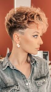 Hellooo, who do yall recommend for a pixie cut?