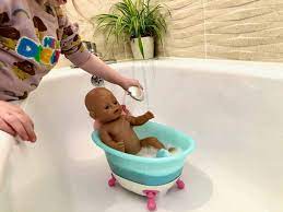 When used with the baby born interactive doll (sold separately), this fab bath tub will automatically make realistic splashing, laughing and bubble sounds. Baby Born Bathtub Review Bath Time Fun Rachel Bustin