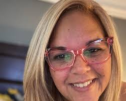 Holly Bramlett's Instagram, Twitter & Facebook