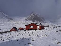 Alacsony népsűrűség, magas életszínvonal, fejlett ipar és csodás természeti értékek jellemzik. Svedorszag Van Ahol 20 Eve Nem Havazott Ilyen Koran