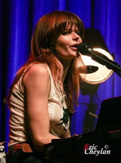9 ANS D'ABSENCE : Axelle Red brise le silence et recadre l'industrie  musicale ! 😱🔥