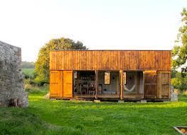 Each piece created is carefully crafted from reclaimed and repurposed materials. Labor 13 Haus Aus 100 Recycling Materialien Detail Magazin Fur Architektur Baudetail