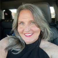 Kim Lefave's Instagram, Twitter & Facebook