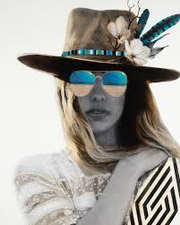 Frame this beautiful piece from David Skillicorn's “Botanica” series with  us! Which frame would you go with? . . . . #davidskillicorn  #abstractpainting #customframing #fineartframing #floaterframe #canvasframe  #abstractfloral #abstractartlovers ...