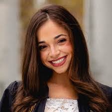 Audrey Mello's Instagram, Twitter & Facebook