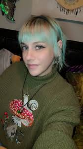 FiF I just wanted to show off my cute new sweater I got for the holiday 🖤  What was your favorite gift you received l? What's your favorite part of  the holiday?