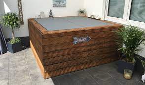 Whirlpool aufbauen so geht s from toom.de. Aufblasbarer Outdoor Whirlpool Auf Terrasse Balkon Mit Verkleidung Isolierung