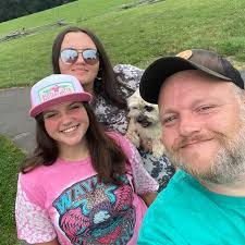 Gayla Hatfield's Instagram, Twitter & Facebook