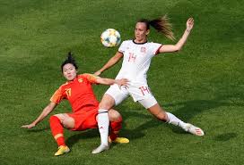 Video pemain sepak bola wanita asal swedia menukar bajunya dengan fans jerman didepan penonton saat laga piala dunia wanita 2011. Piala Dunia Wanita 2019 Cina Dan Spanyol Ke Babak 16 Besar Malukuterkini Com