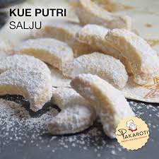 Kue Putri Salju Memiliki Bentuk Bulan Sabit Dan Bertekstur Renyah Namun Tidak Keras Margarin Dengan Aroma Butter Yang Kuat Dapat Mem Kue Putri Kue Putri Salju