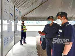 Kesalahan itu dilakukan di kaunter balai polis pengkalan chepa jam 5.58 petang pada 1 mei lalu. Tiada Isu Penjualan Vaksin Covid 19 Di Kelantan