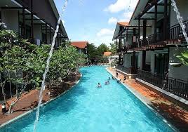 Rumah lux bangunan 3 lantai, ada rooftop, ruang fitnes dan kolam renang. Resort Dengan Kolam Renang Di Selangor Berseronok Tanpa Batasan Cari Homestay