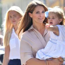 Born into a jewish family in new york, francine fran joy fine is the second daughter of sylvia and morty fine. Was Wurde Aus Die Nanny Darsteller Damals Und Heute Gala De