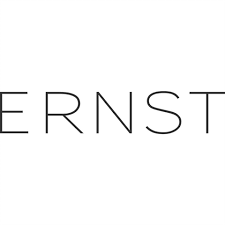 Följ med mig när jag tar hundpromenader, rör i grytorna, jobbar med inredning och design, eller bara tillåter mig själv att vara. Ernst Kirchsteiger Lysestager Tekstiler Stentoj Og Meget Mere