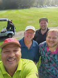 Golf foursome kicks off 45th reunion weekend