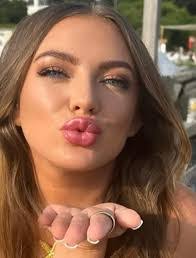 Cathy Simms's Instagram, Twitter & Facebook