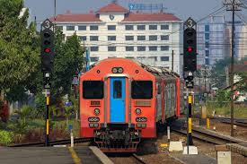 Transportasi kereta atau biasa disebut kereta api merupakan jenis transportasi yang sudah tidak asing lagi di dunia termasuk di indonesia. Jenis Lokomotif Kereta Api Di Indonesia