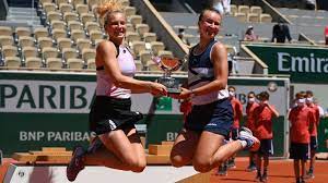 A former doubles world no.1 who had won the title in 2018 with katerina siniakova, she snuck into the singles main draw with a world no.114 ranking. Roland Garros Barbora Krejcikova Adds Women S Doubles To Singles Title