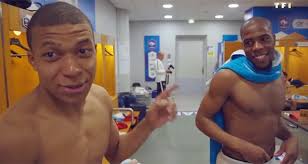 Didier deschamps, antoine griezmann, paul pogba and others. Documentaire Les Bleus 2018 Au Coeur De L Epopee Russe Telechargement Telecharger Les Bleus 2018 Au Coeur De L Epopee Russe Sur Dresdennotingterwdis