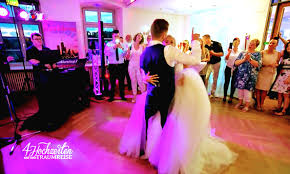 Página oficial do artista mc kevin. Kathleen And The Dj Die Perfekte Hochzeitsmusik Fur Eure Traumhochzeit